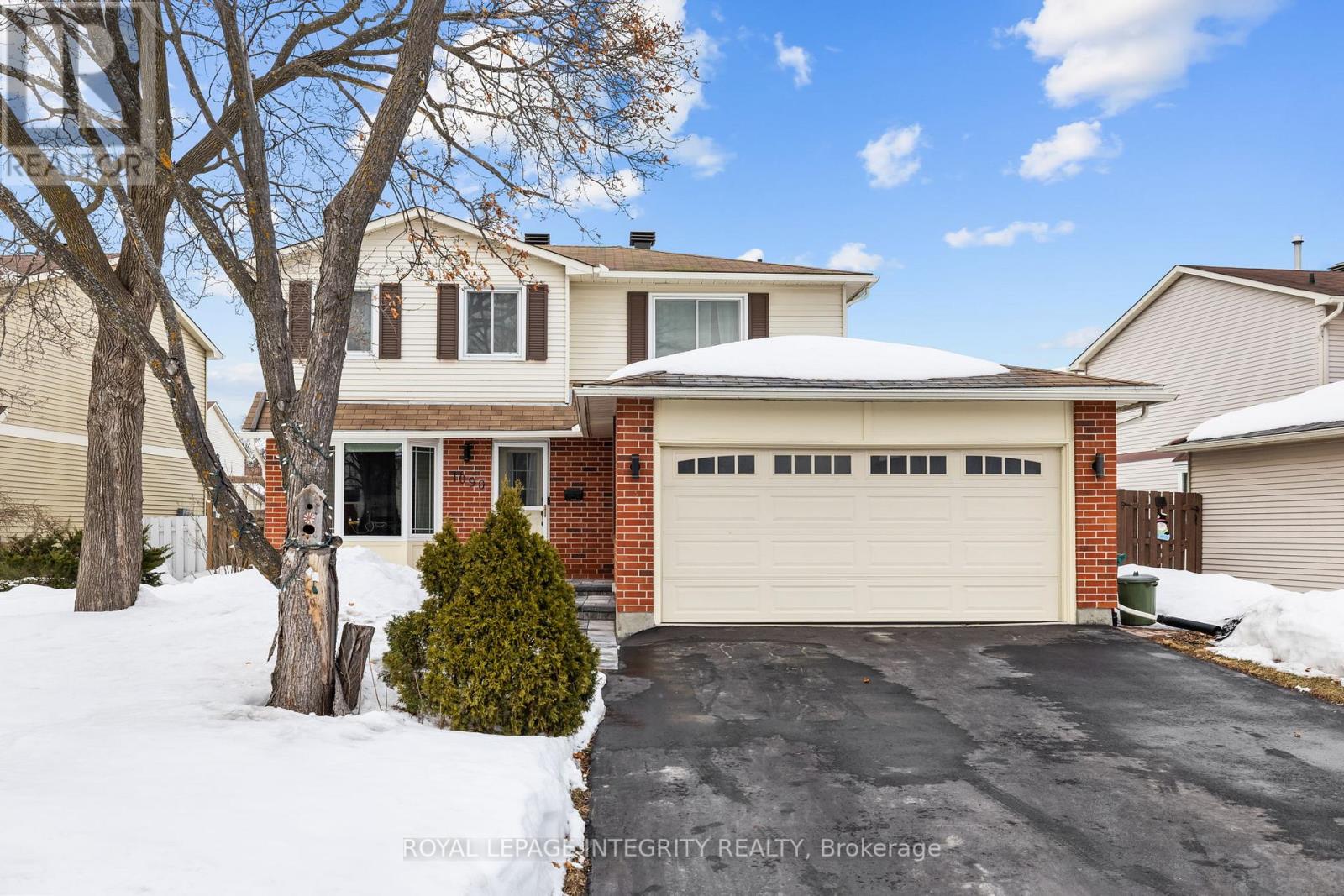 1090 Chablis Parkway, Ottawa, Ontario  K1C 2T5 - Photo 1 - X13454014