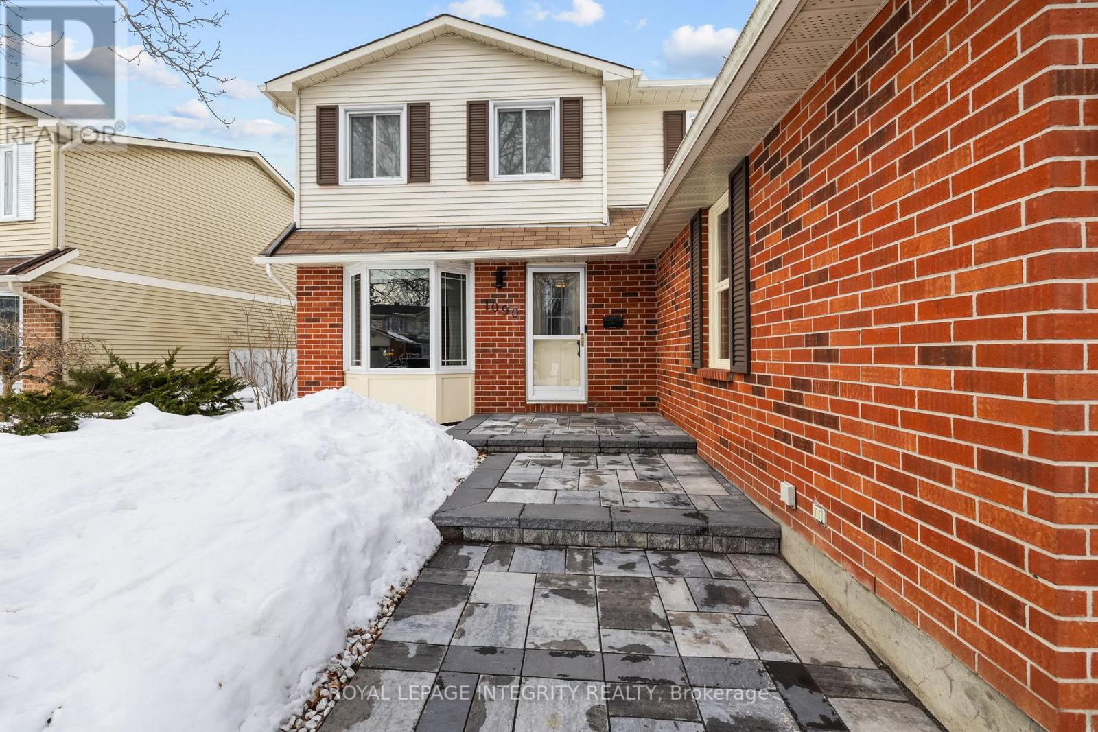 1090 Chablis Parkway, Ottawa, Ontario  K1C 2T5 - Photo 3 - X13454014