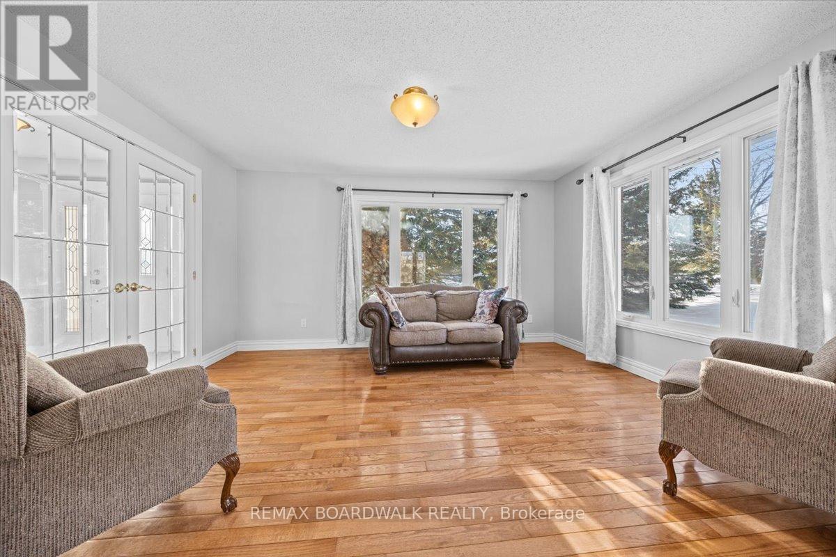 7089 Bush Drive, Ottawa, Ontario  K4P 1M8 - Photo 5 - X13454434