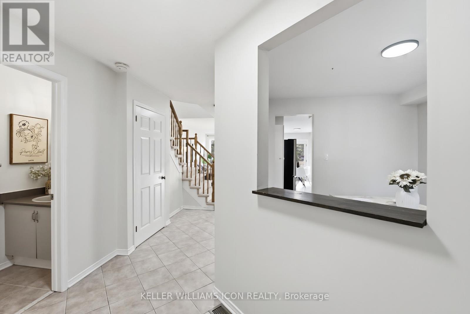 25 Robarts Crescent, Ottawa, Ontario  K2L 3Z4 - Photo 3 - X13454450