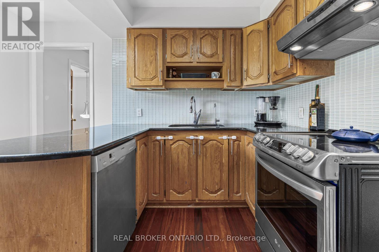 7039 Quinnfield Way, Ottawa, Ontario  K4P 1B7 - Photo 12 - X13454478