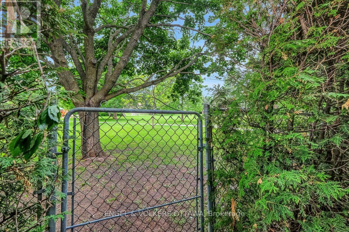 1965 Du Clairvaux Road, Ottawa, Ontario  K1C 6B2 - Photo 49 - X13454486