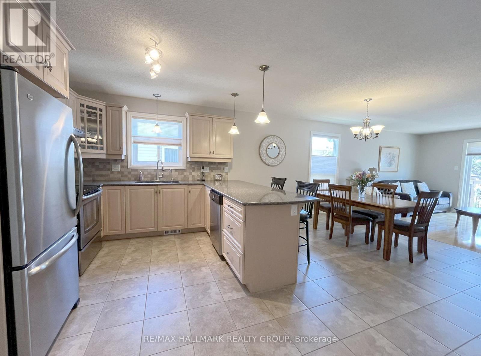 406 Van Dusen Street N, Mississippi Mills, Ontario  K0A 1A0 - Photo 11 - X13454548