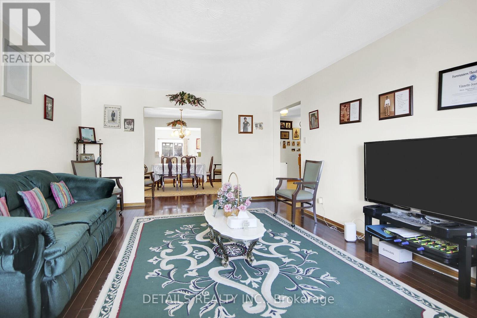 2876 Tresa Court, Ottawa, Ontario  K1T 2H1 - Photo 2 - X13454550
