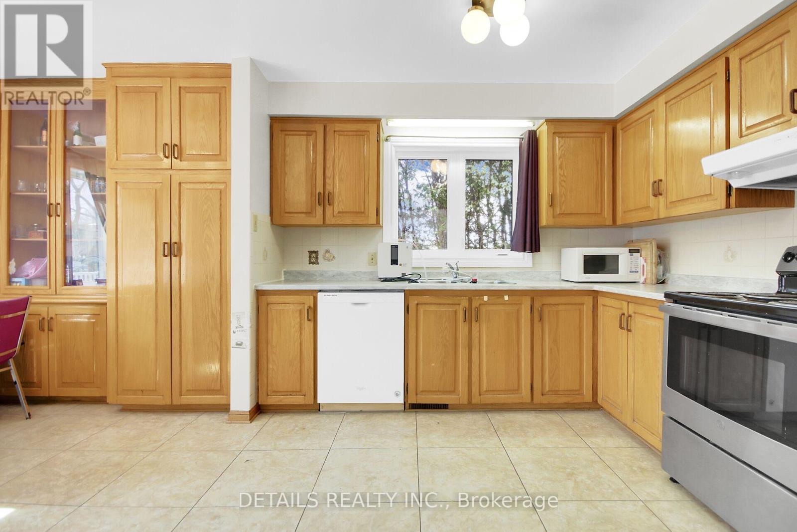 2876 Tresa Court, Ottawa, Ontario  K1T 2H1 - Photo 7 - X13454550