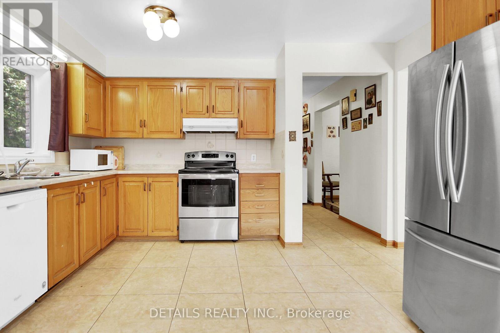 2876 Tresa Court, Ottawa, Ontario  K1T 2H1 - Photo 8 - X13454550