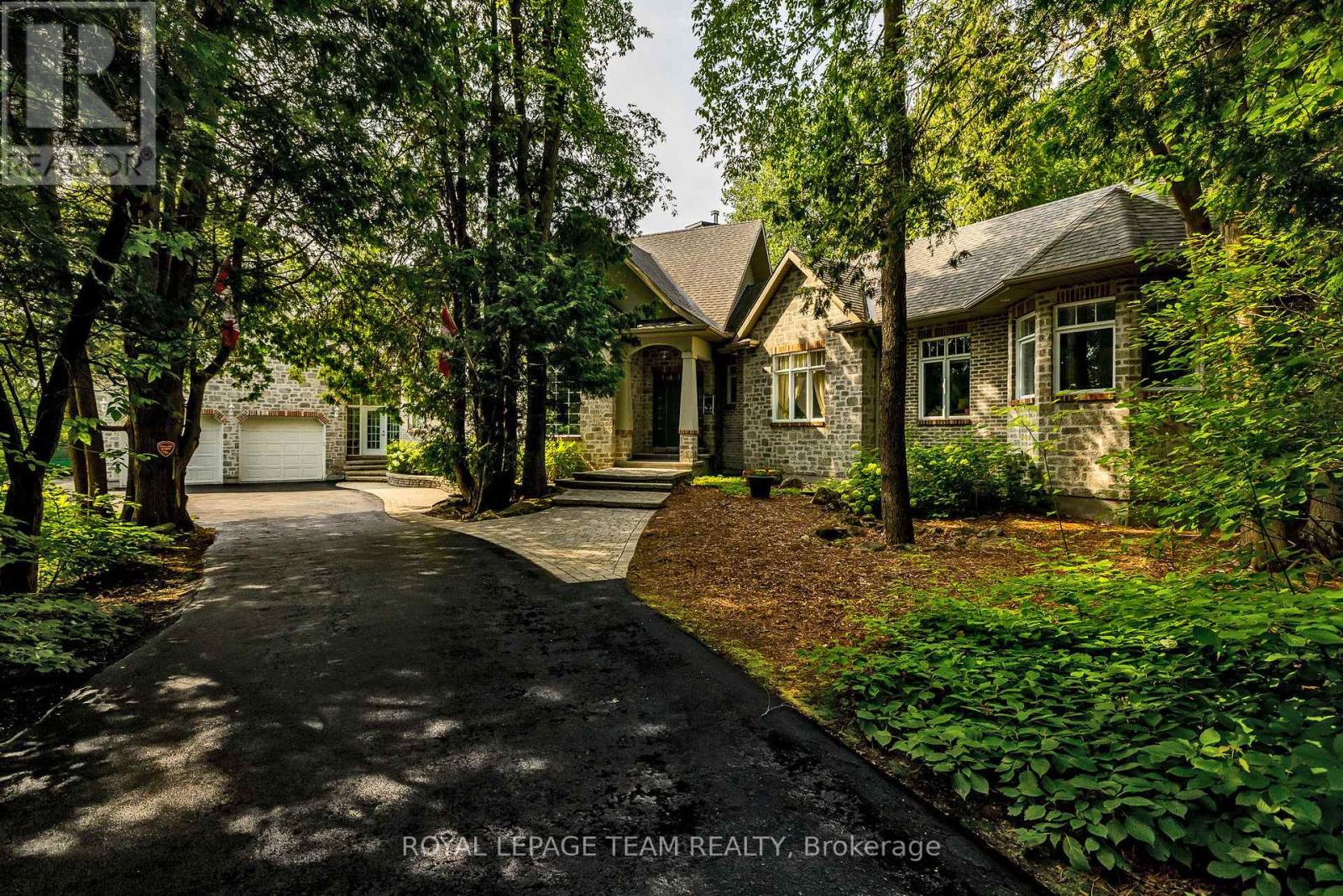 6196 DEERMEADOW DRIVE, Ottawa, Ontario