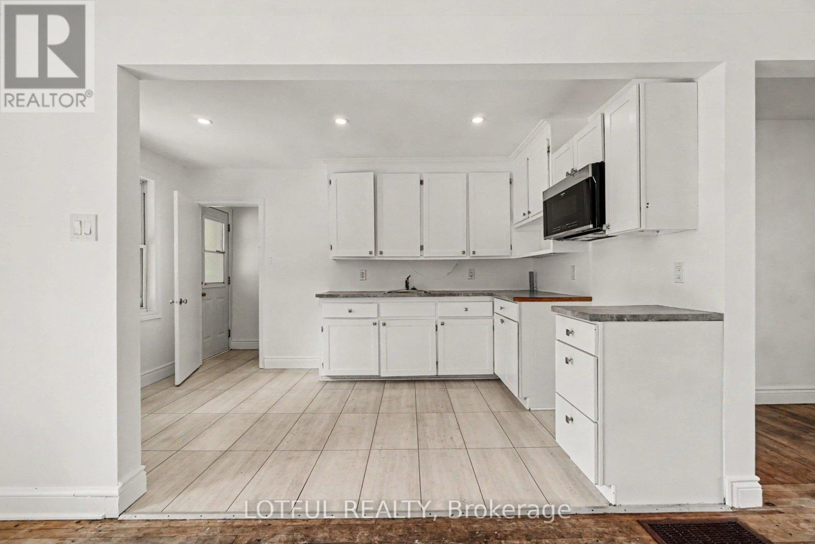 832 Rex Avenue, Ottawa, Ontario  K2A 2P5 - Photo 15 - X13454628