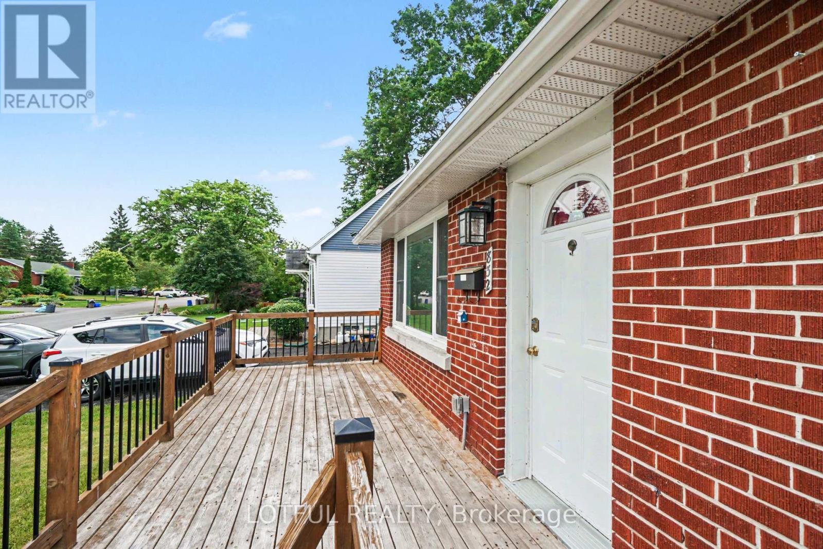 832 Rex Avenue, Ottawa, Ontario  K2A 2P5 - Photo 5 - X13454628