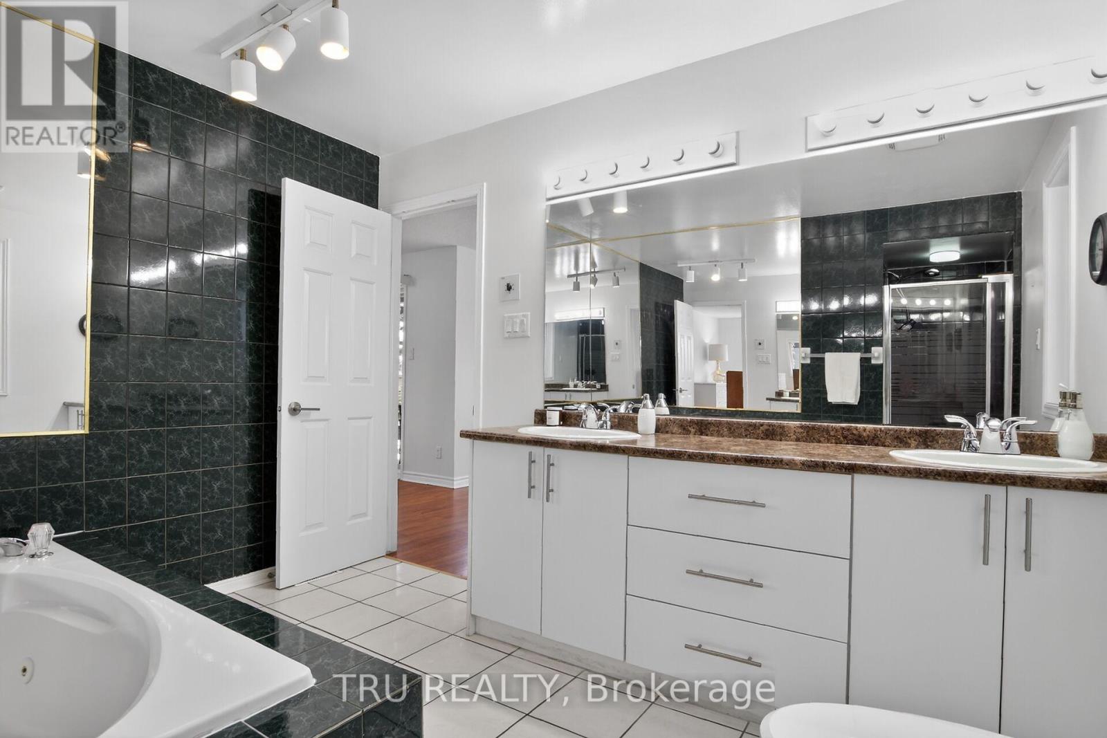 2769 Massicotte Lane, Ottawa, Ontario  K1T 3H1 - Photo 12 - X13454896