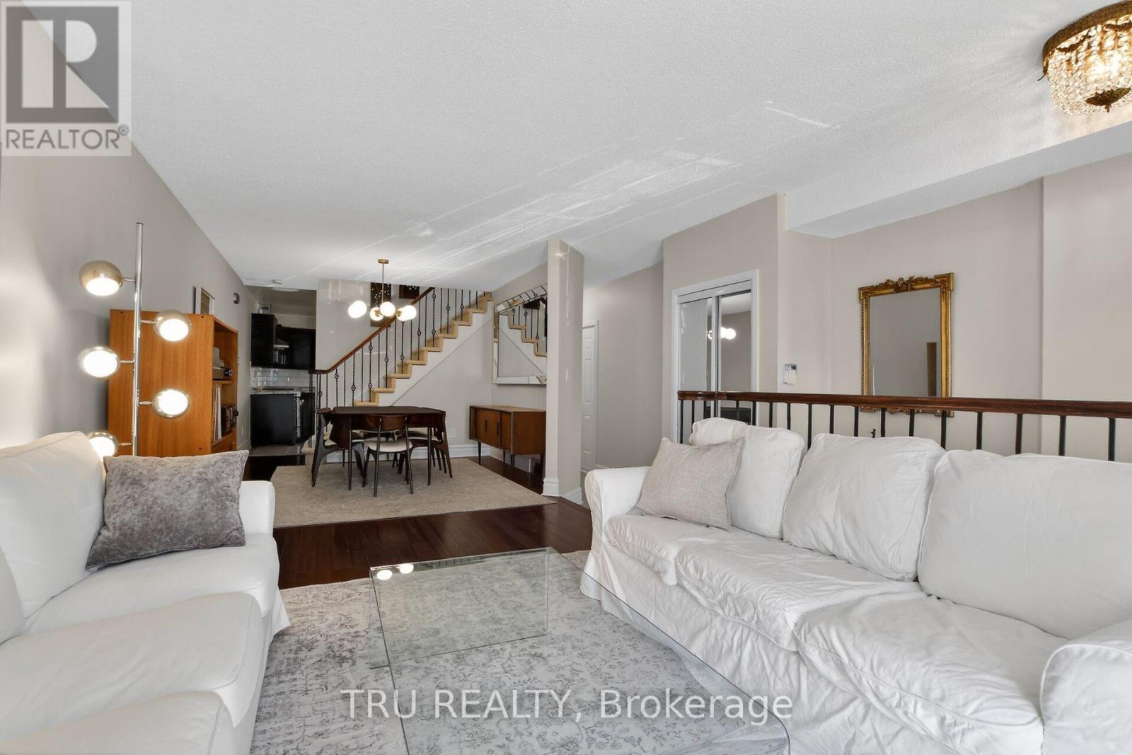 2769 Massicotte Lane, Ottawa, Ontario  K1T 3H1 - Photo 2 - X13454896