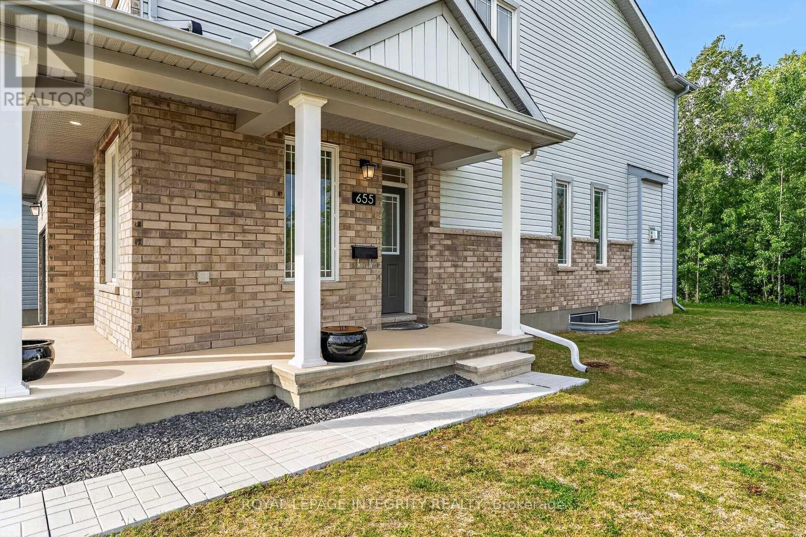 655 Persimmon Way, Ottawa, Ontario  K1W 0T2 - Photo 2 - X13454904