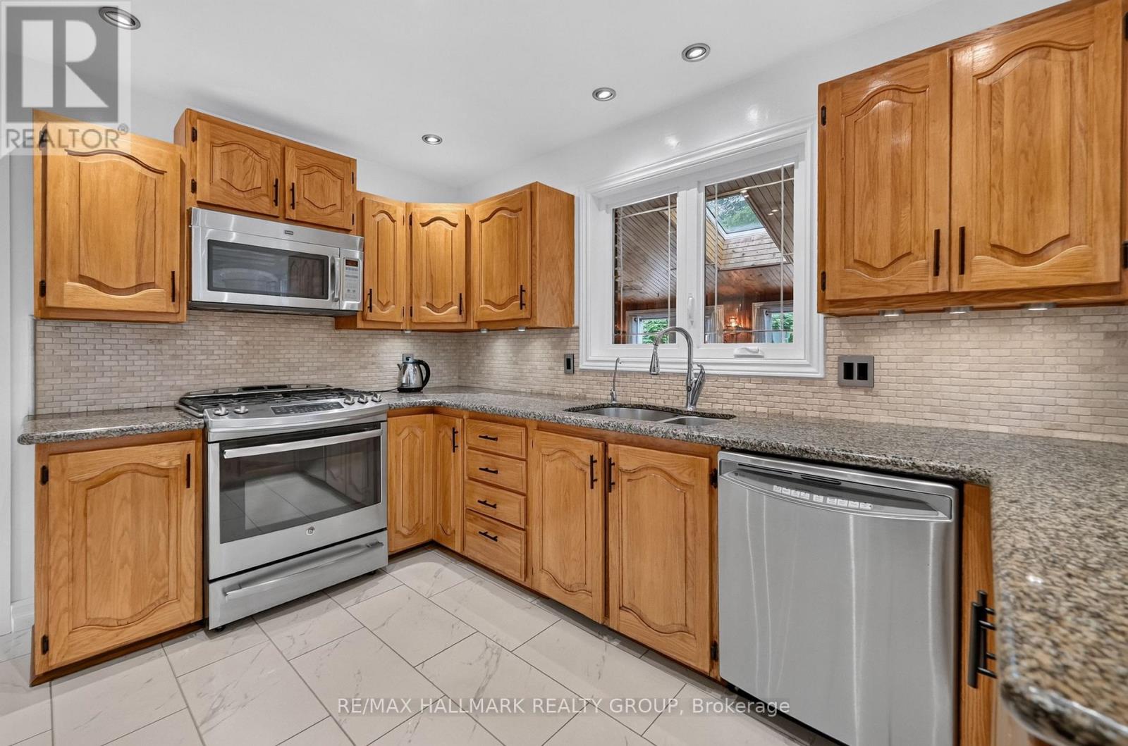 1064 Moffatt Drive, Ottawa, Ontario  K4C 1B7 - Photo 10 - X13454920