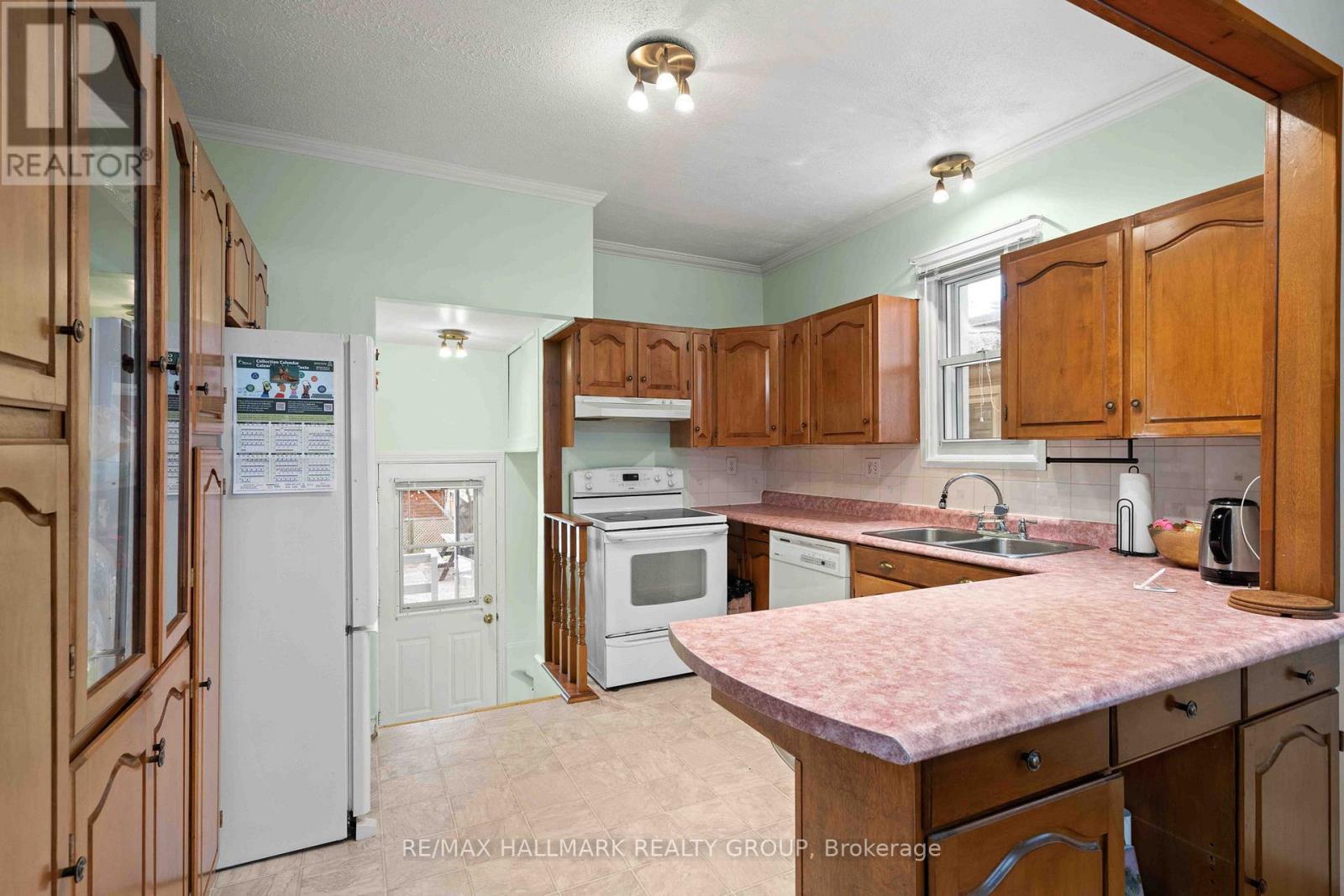 318 Shakespeare Street, Ottawa, Ontario  K1L 5M2 - Photo 8 - X13454928