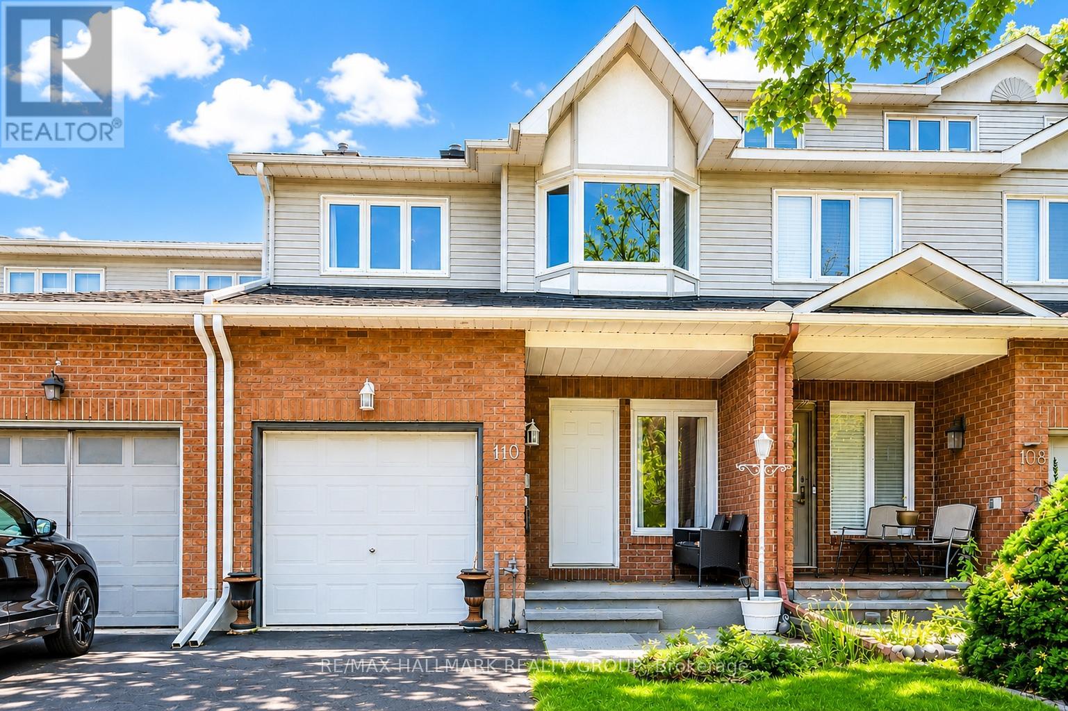 110 HUNTER'S GLEN CRESCENT, Ottawa, Ontario