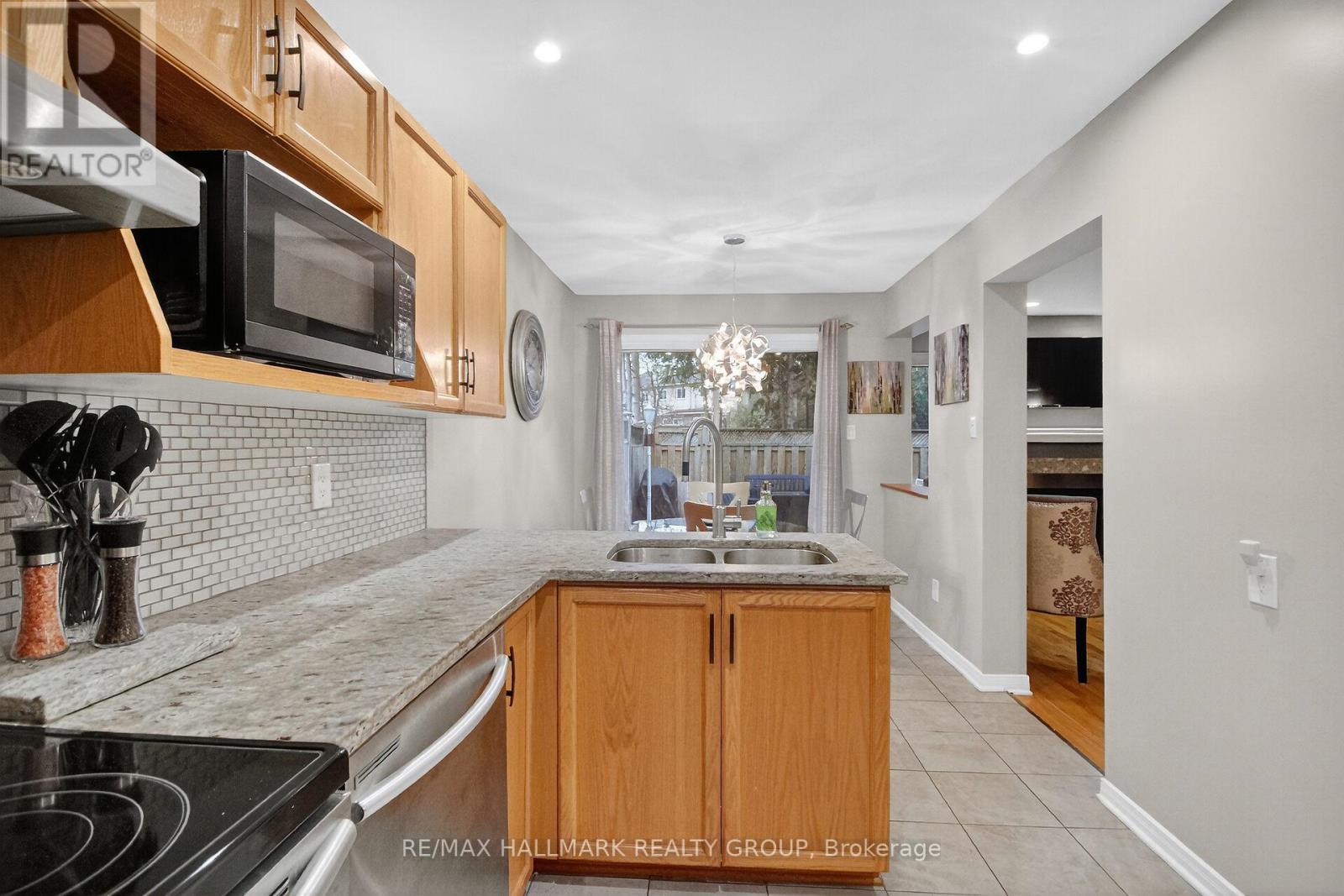 110 Hunter's Glen Crescent, Ottawa, Ontario  K1T 3R1 - Photo 10 - X13455154