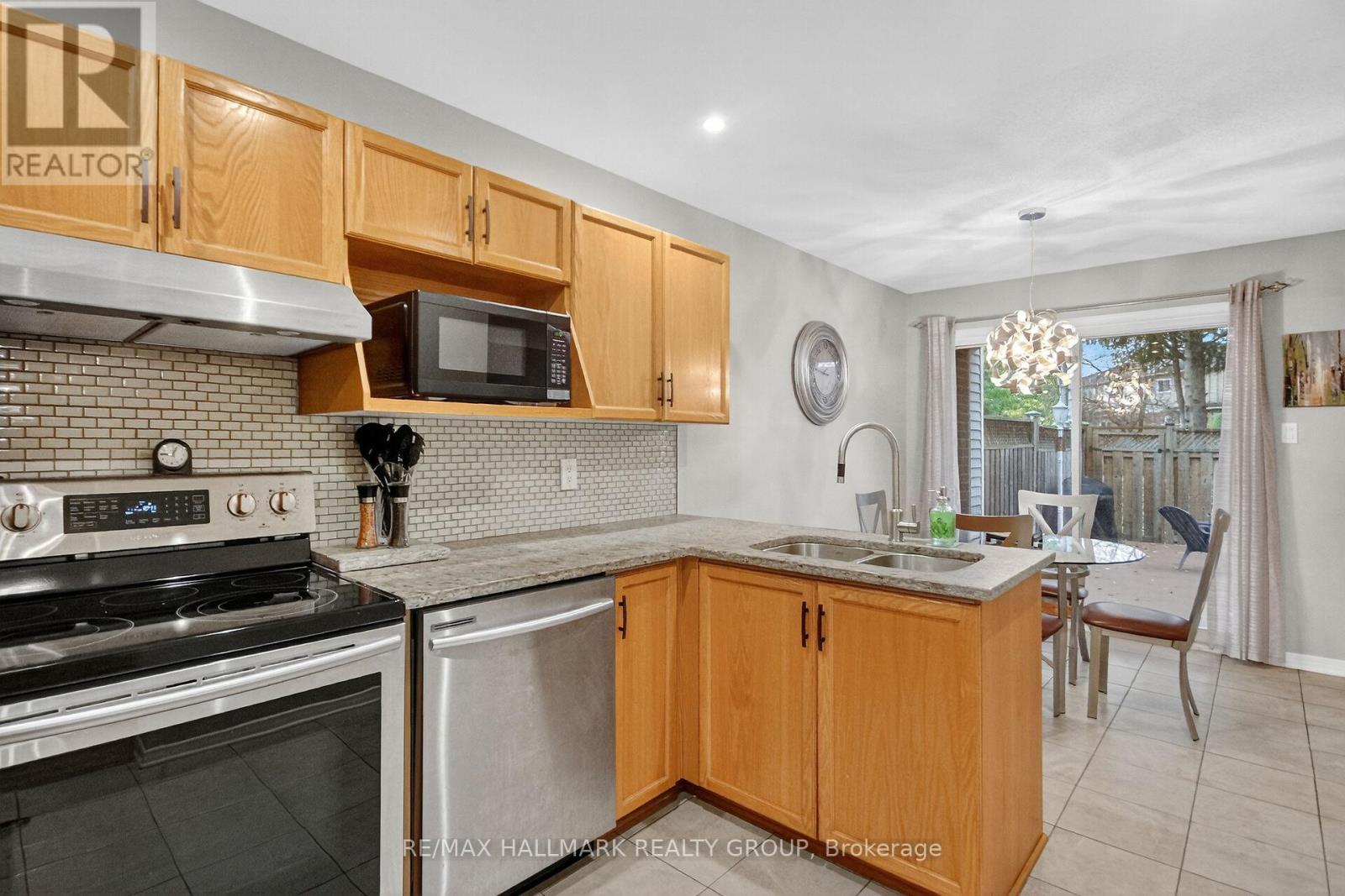 110 Hunter's Glen Crescent, Ottawa, Ontario  K1T 3R1 - Photo 12 - X13455154