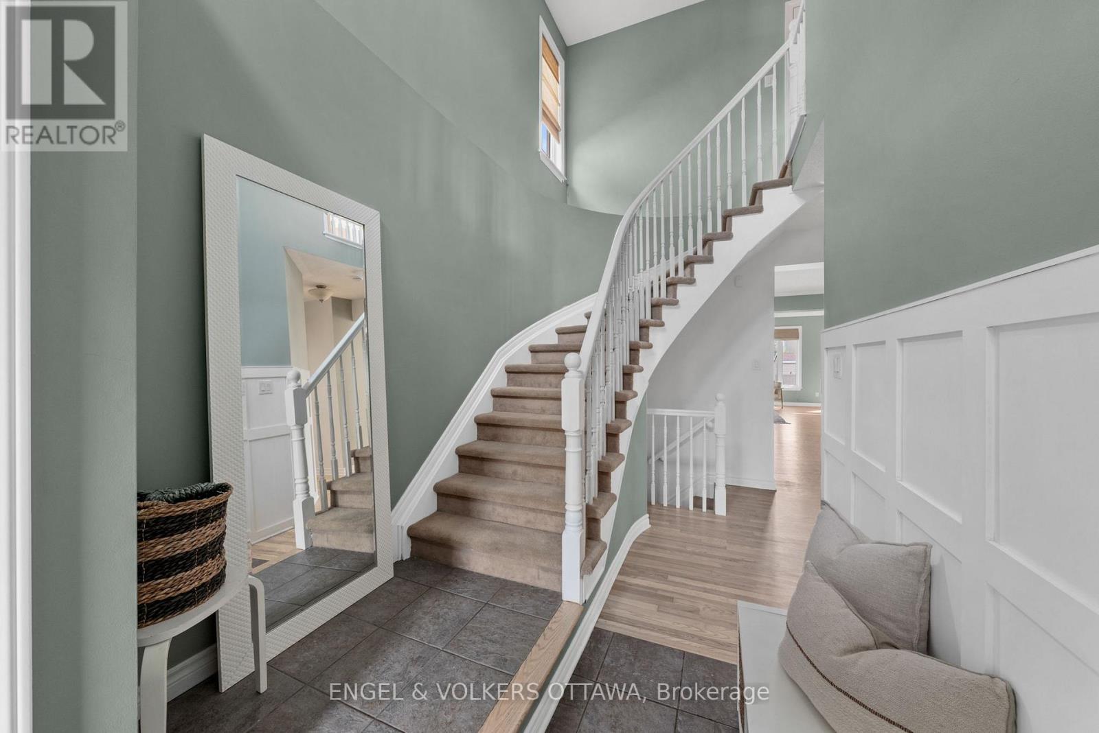 105 Coral Berry Avenue, Ottawa, Ontario  K1V 2K4 - Photo 3 - X13455232