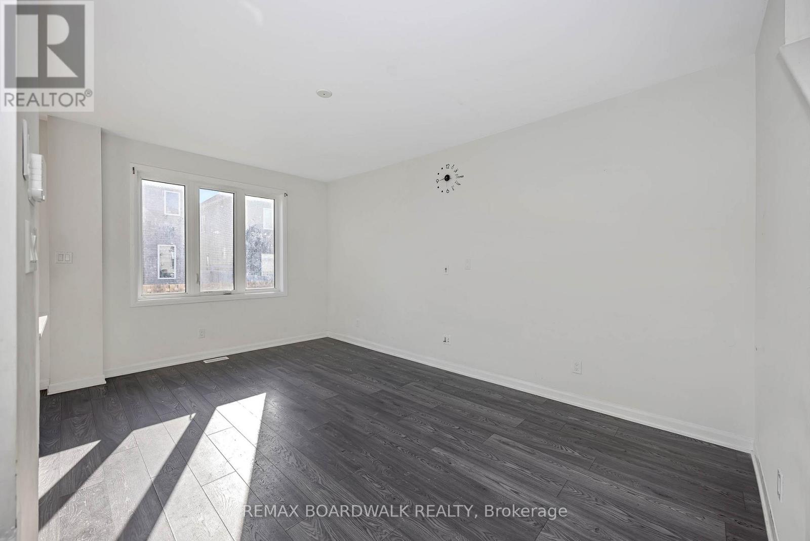 2063 Caltra Crescent, Ottawa, Ontario  K2V 6V4 - Photo 10 - X13455656