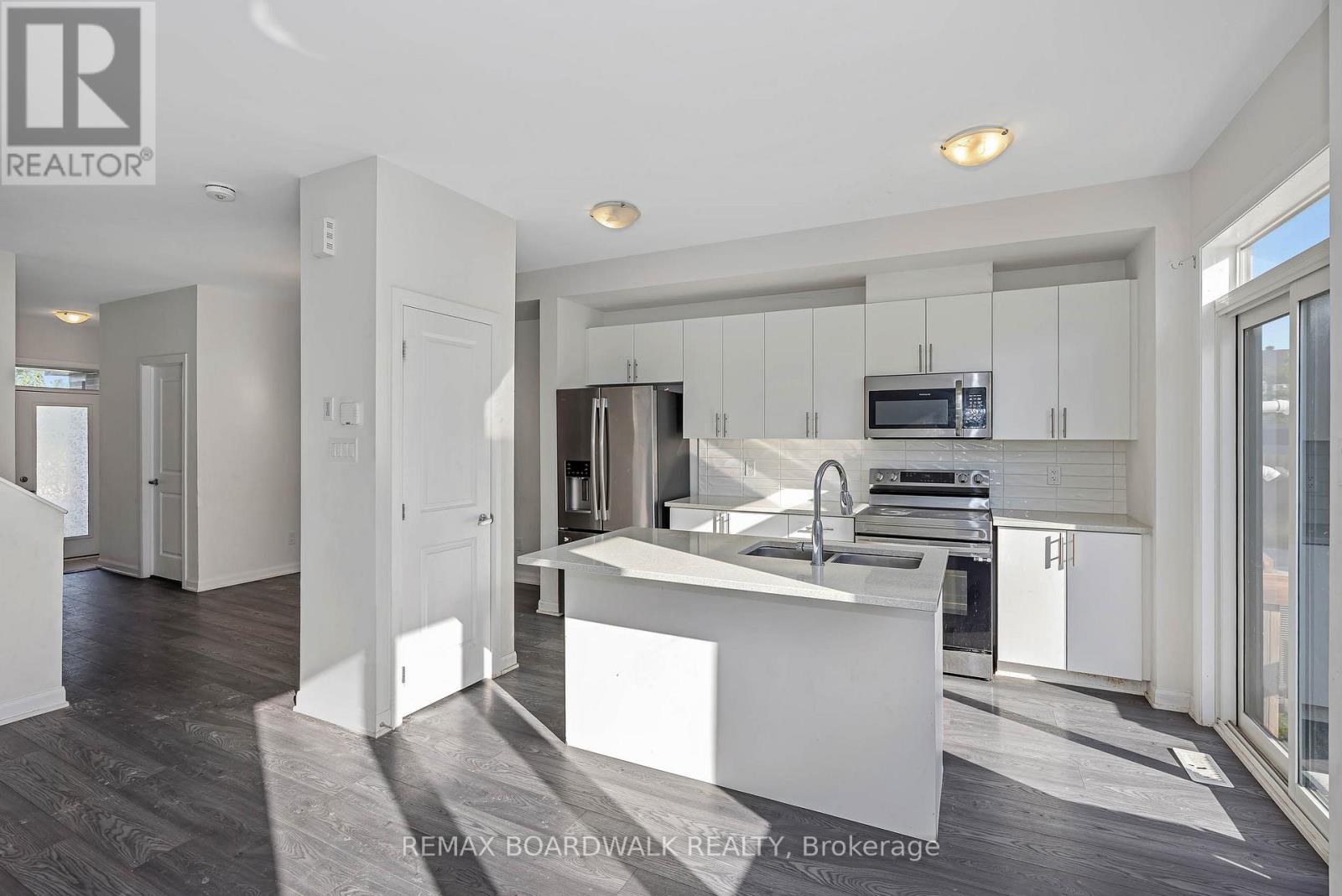 2063 Caltra Crescent, Ottawa, Ontario  K2V 6V4 - Photo 13 - X13455656