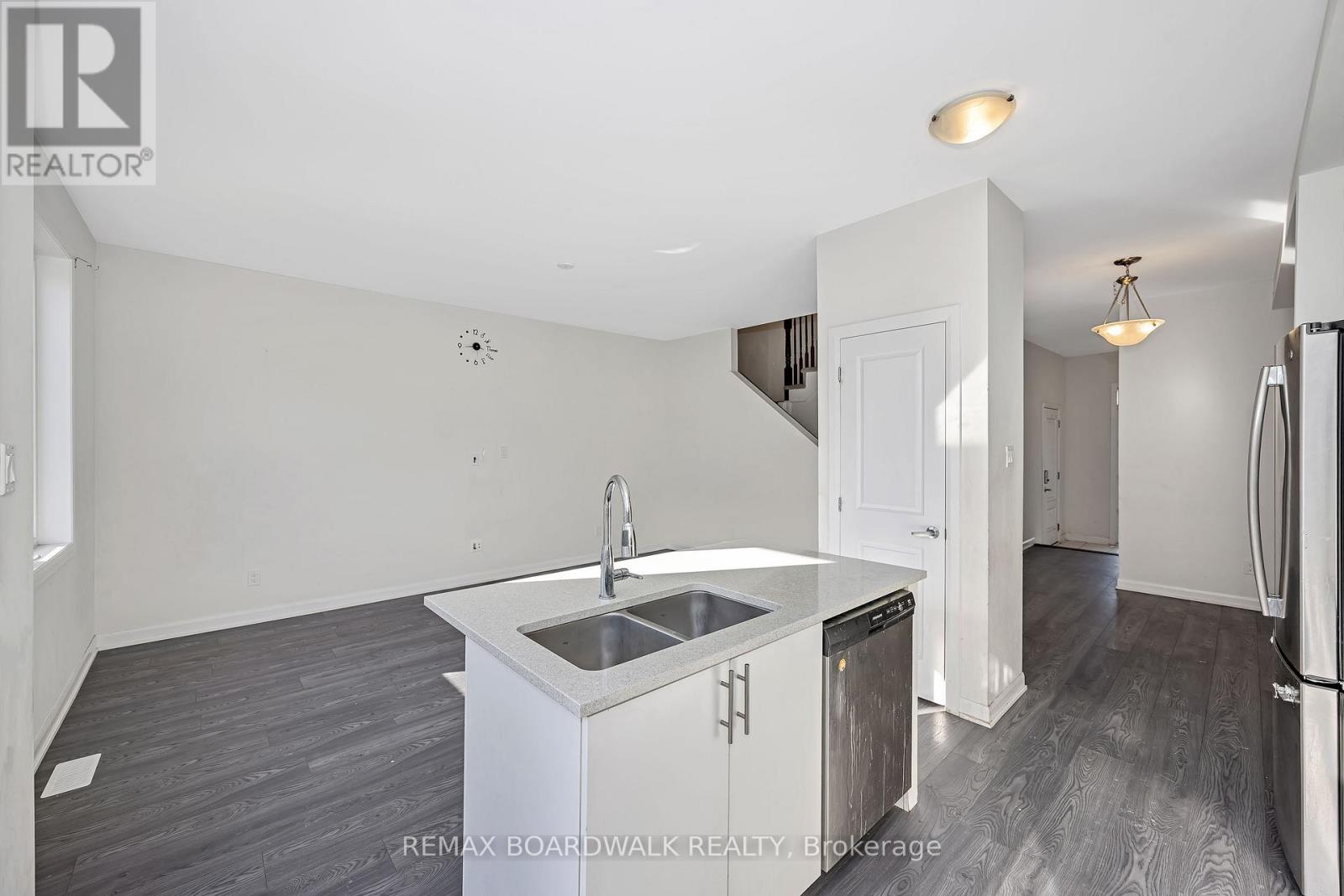 2063 Caltra Crescent, Ottawa, Ontario  K2V 6V4 - Photo 15 - X13455656