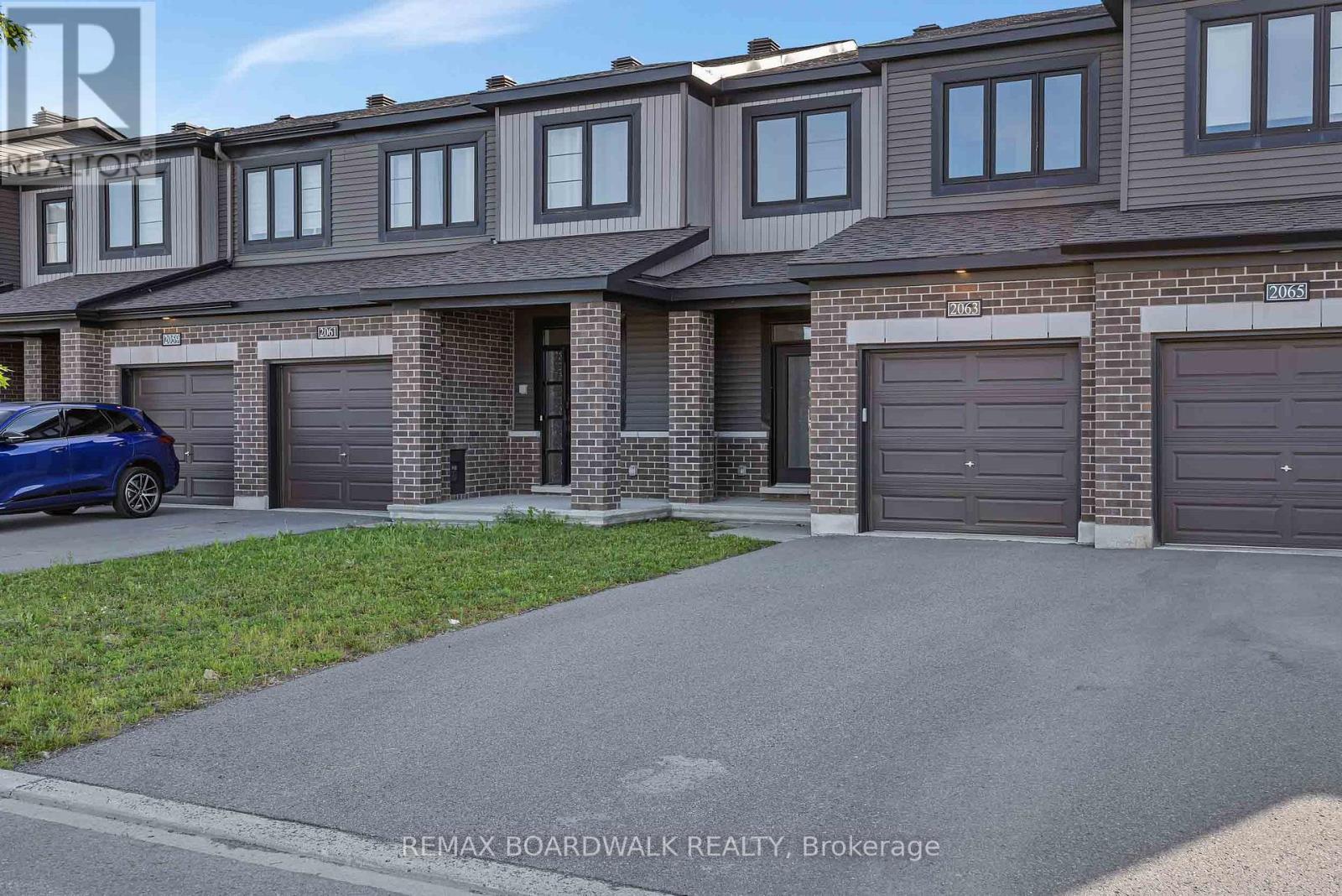 2063 Caltra Crescent, Ottawa, Ontario  K2V 6V4 - Photo 2 - X13455656
