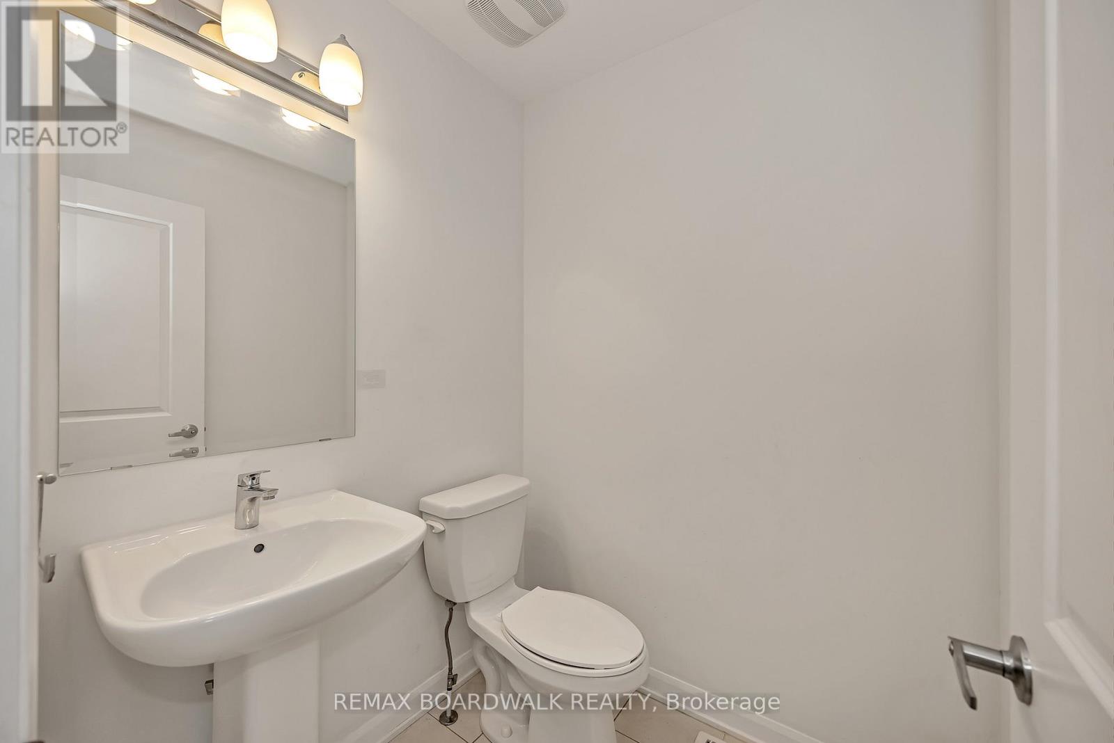 2063 Caltra Crescent, Ottawa, Ontario  K2V 6V4 - Photo 5 - X13455656