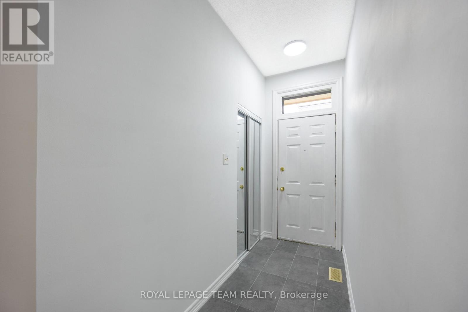 301 Somerset Street E, Ottawa, Ontario  K1N 6V9 - Photo 6 - X13455686