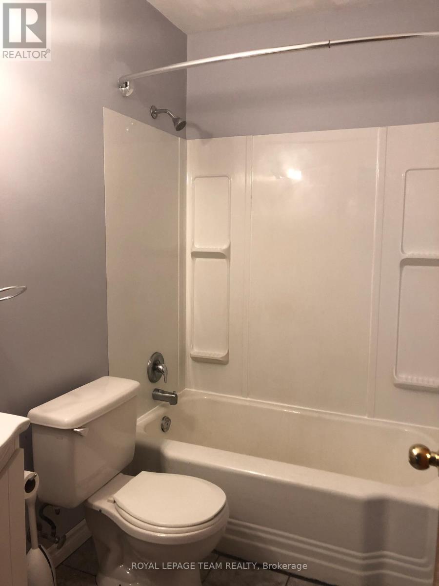 1 & 2 - 1627 Chaucer Avenue, Ottawa, Ontario  K1G 0R7 - Photo 13 - X13455870