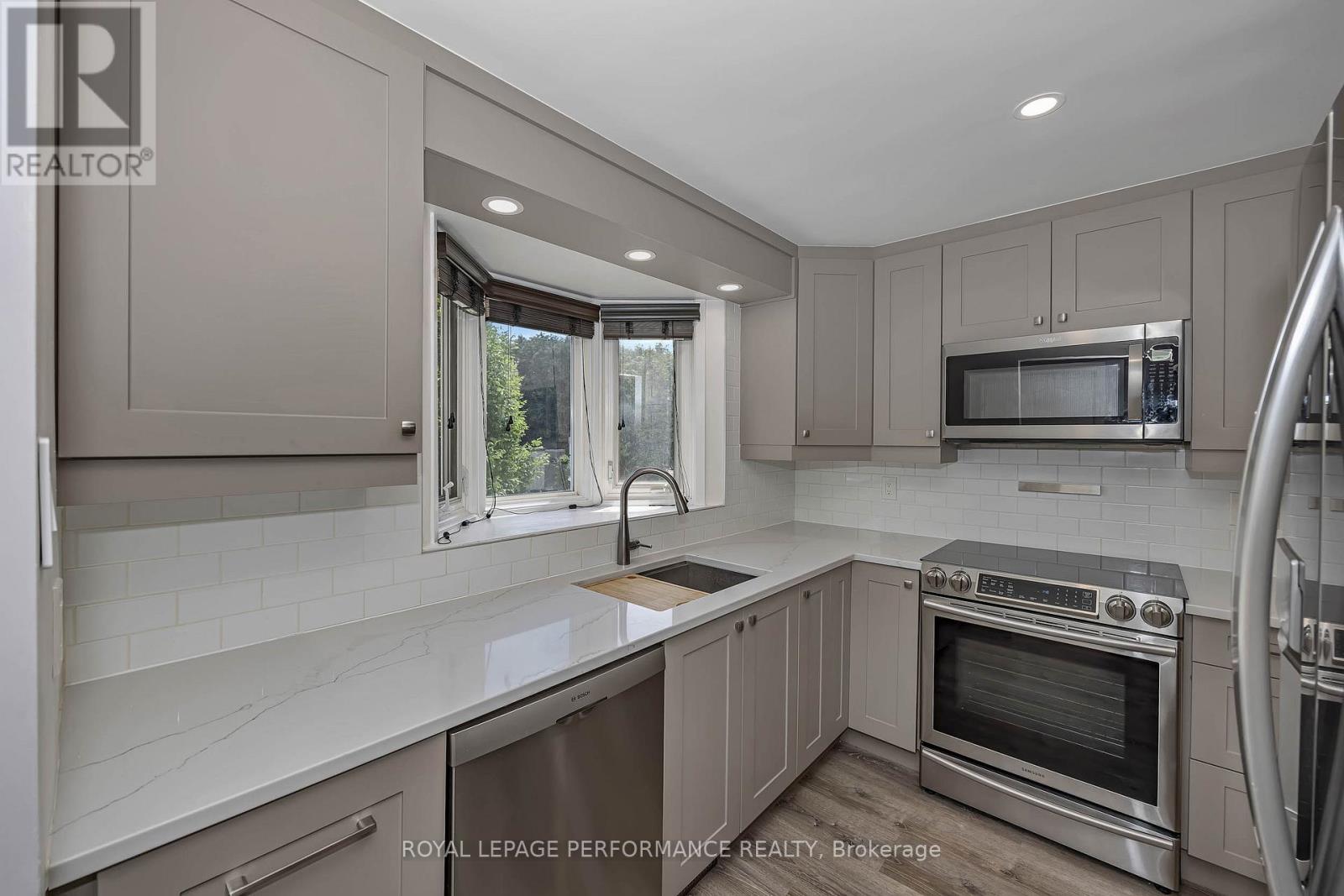 A - 1780 Lamoureux Drive, Ottawa, Ontario  K1E 2N4 - Photo 3 - X13456128