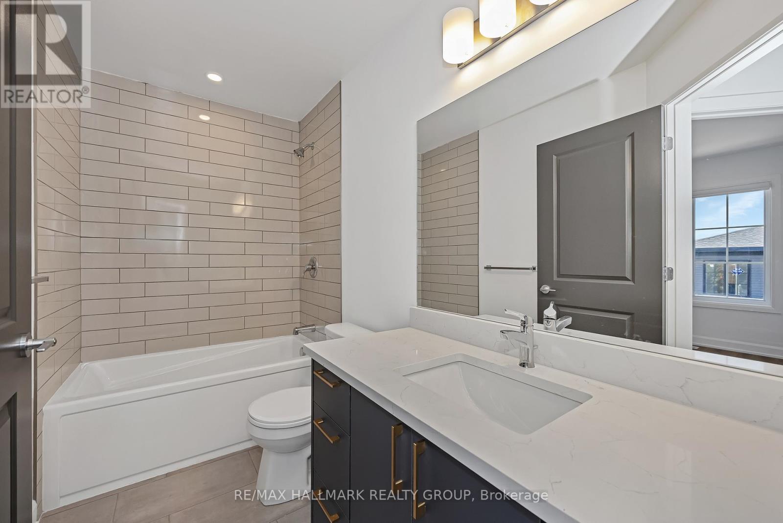 202 - 1124 Gabriel Street, Ottawa, Ontario  K1C 1K8 - Photo 3 - X13456194