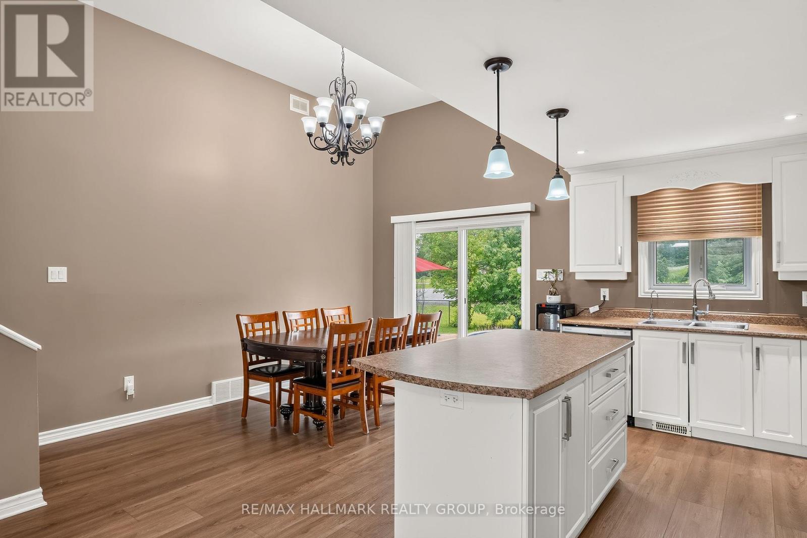 4300 Schell Street, South Dundas, Ontario  K0C 2H0 - Photo 10 - X13456478