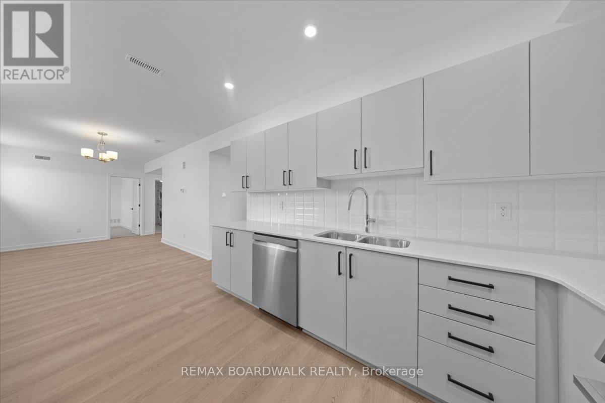 141 Shelleright Street, Ottawa, Ontario  K2S 1B6 - Photo 12 - X13456512