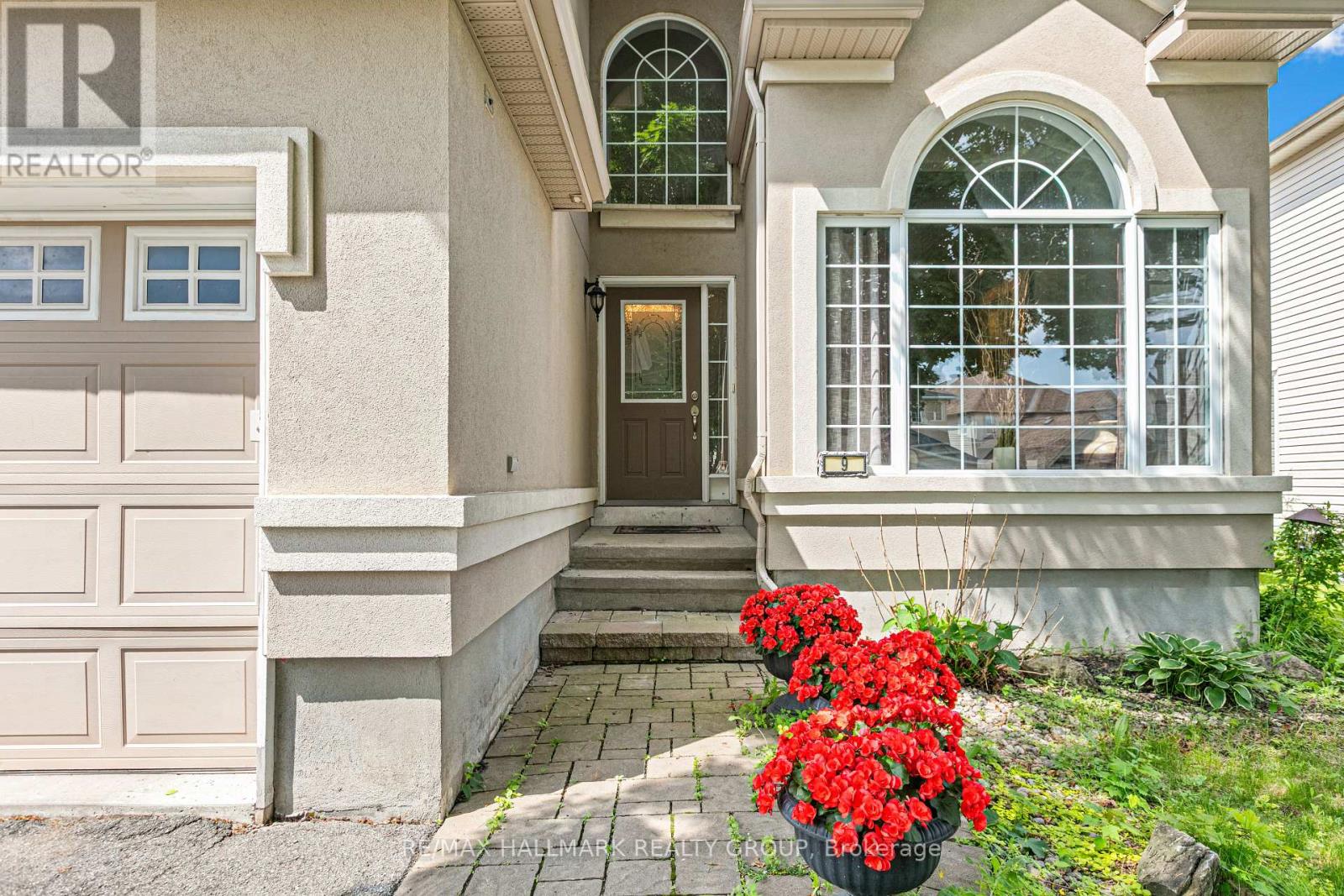 9 Blackshire Circle, Ottawa, Ontario  K2J 5L8 - Photo 2 - X13456562