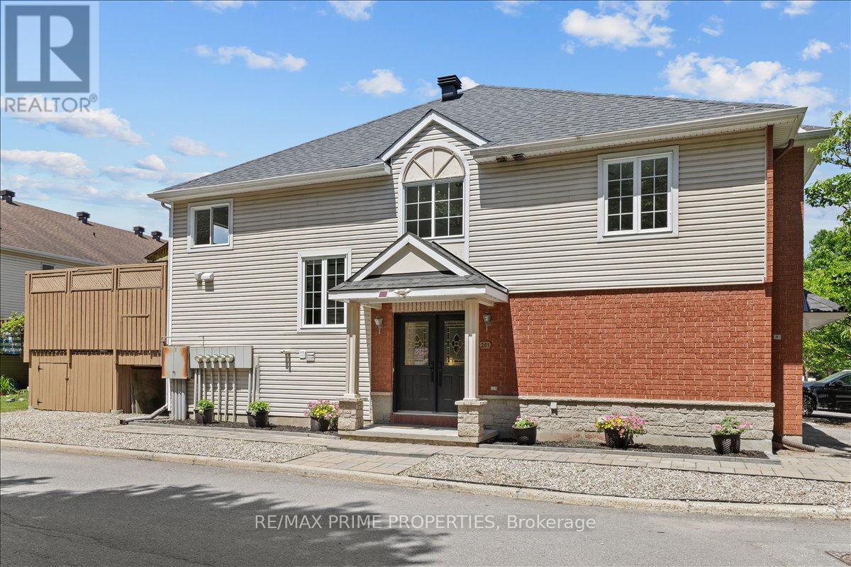 201 Gladeview Private, Ottawa, Ontario  K1T 4A6 - Photo 2 - X13456614