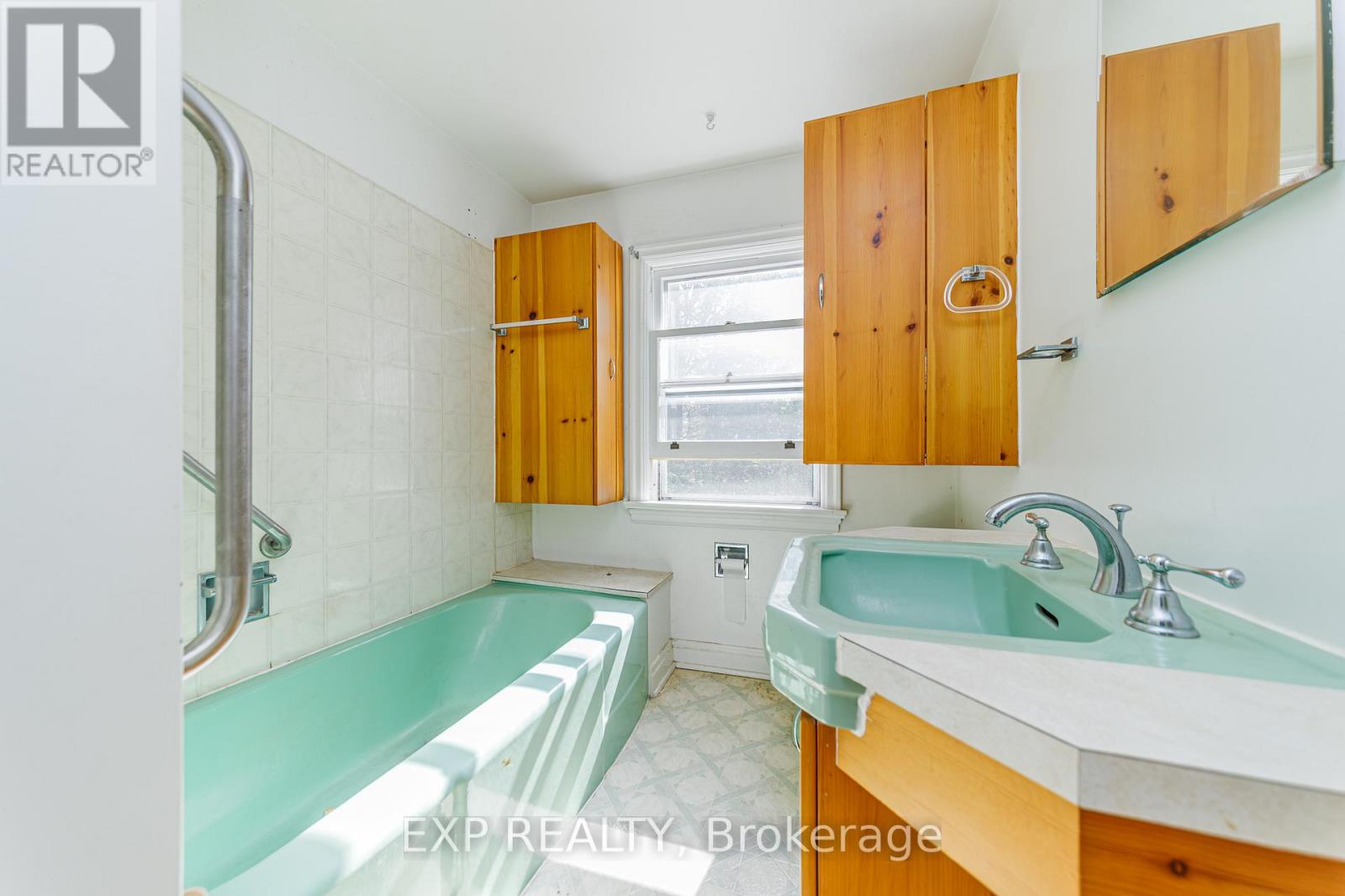 252 Woodroffe Avenue, Ottawa, Ontario  K2A 3V4 - Photo 14 - X13456774