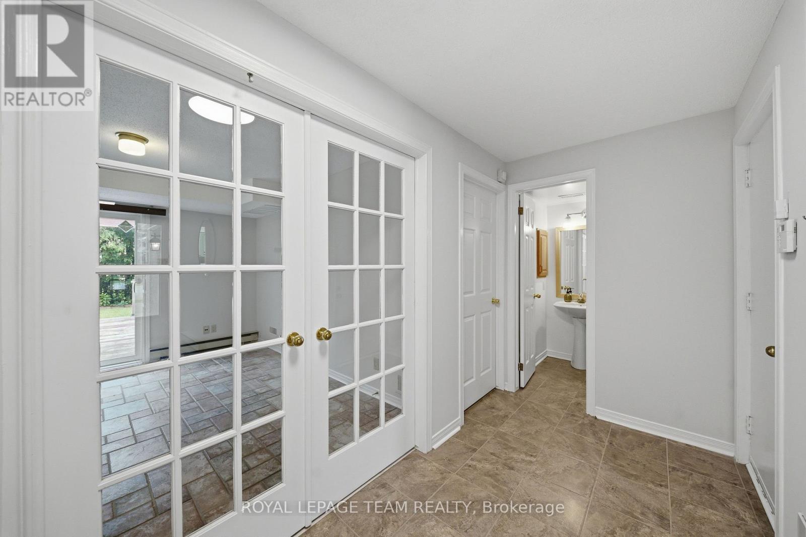 18 Arbordale Crescent, Ottawa, Ontario  K2G 5C6 - Photo 5 - X13456822
