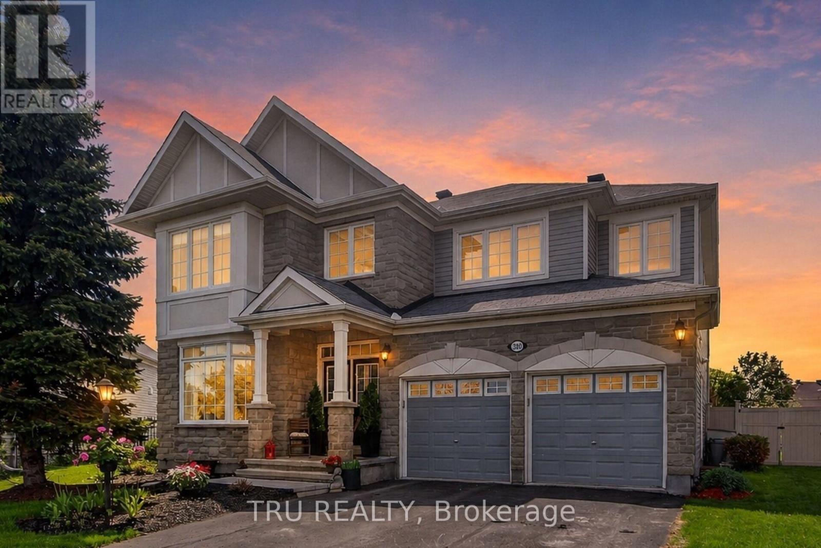 380 BLACKLEAF DRIVE, Ottawa, Ontario