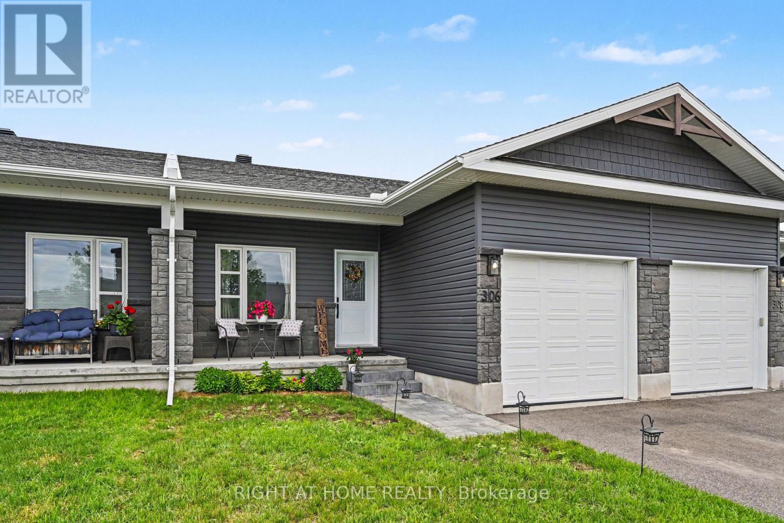 306 Forestview Crescent, Renfrew, Ontario  K7V 0C4 - Photo 2 - X13456996