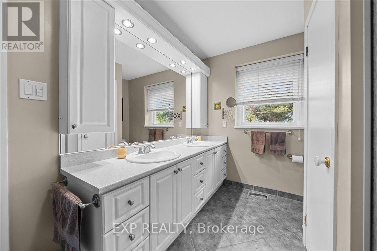 899 Dresden Crescent, Ottawa, Ontario  K2B 5H8 - Photo 30 - X13457332