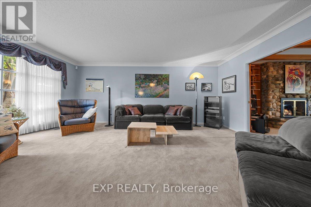 899 Dresden Crescent, Ottawa, Ontario  K2B 5H8 - Photo 5 - X13457332