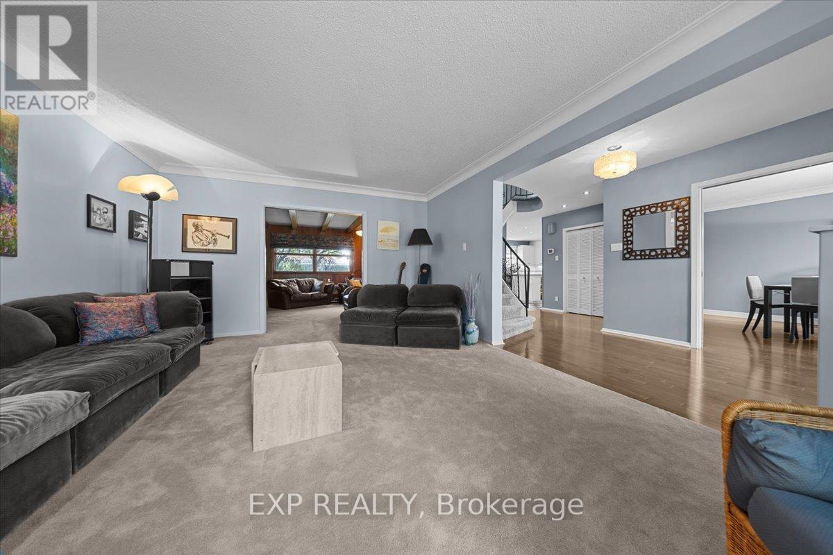 899 Dresden Crescent, Ottawa, Ontario  K2B 5H8 - Photo 8 - X13457332