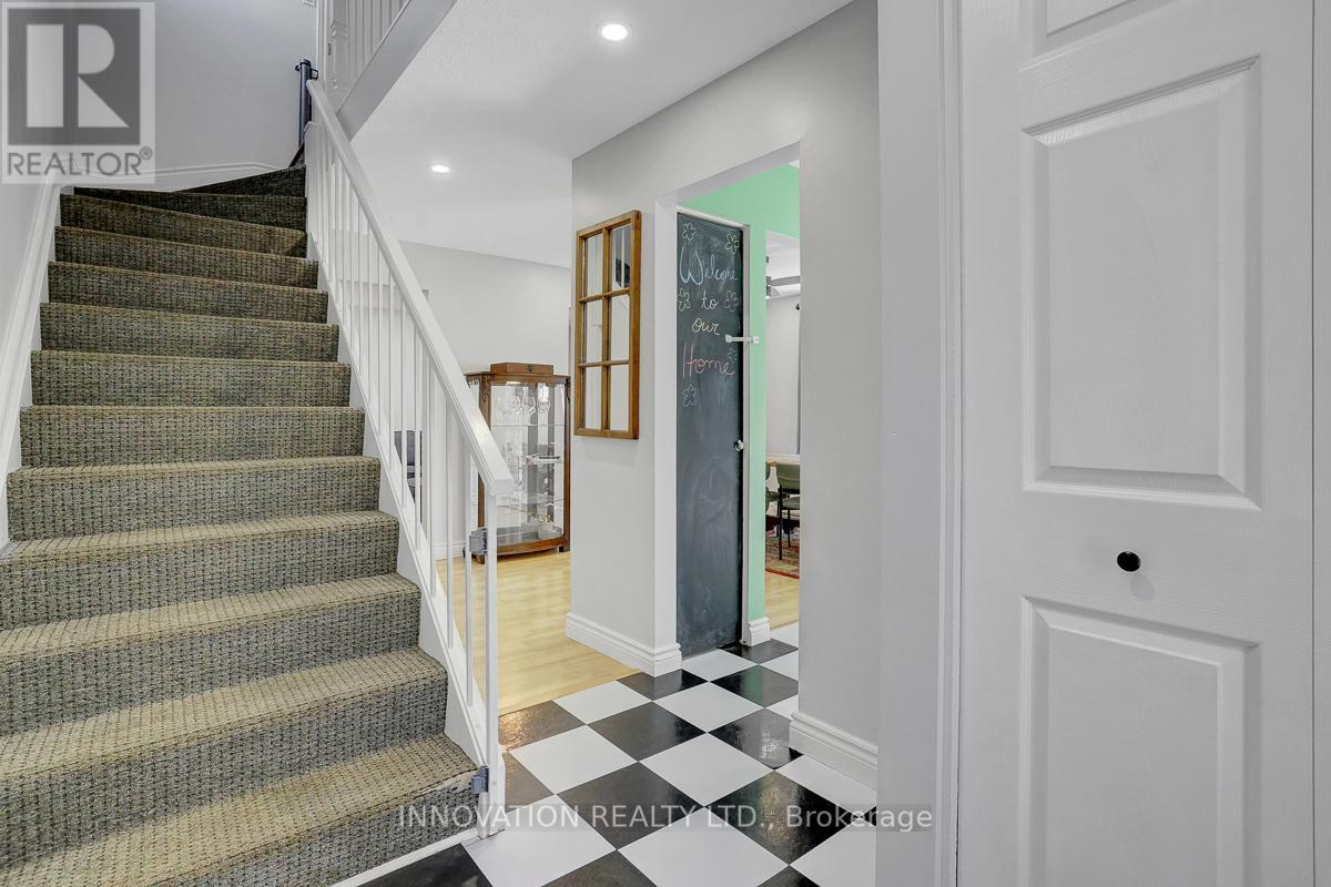 239 Salter Crescent, Ottawa, Ontario  K2K 1Z2 - Photo 3 - X13457350