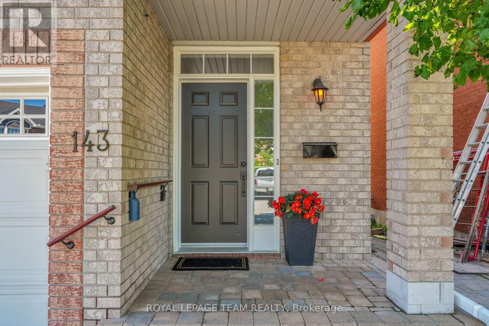 143 Tall Oak Private, Ottawa, Ontario  K1G 6T3 - Photo 2 - X13457442
