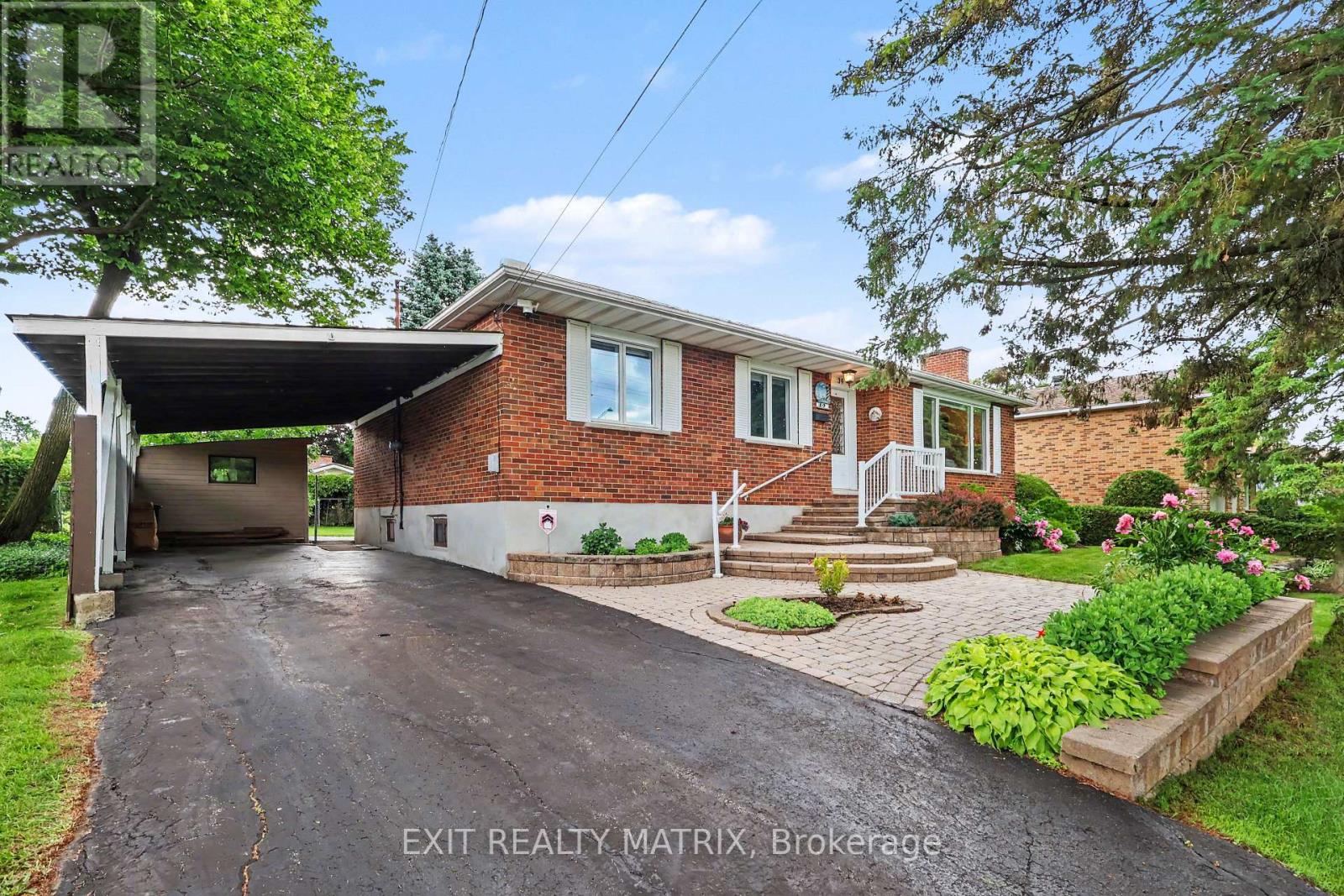 39 Tauvette Street, Ottawa, Ontario  K1B 3A1 - Photo 2 - X13457578