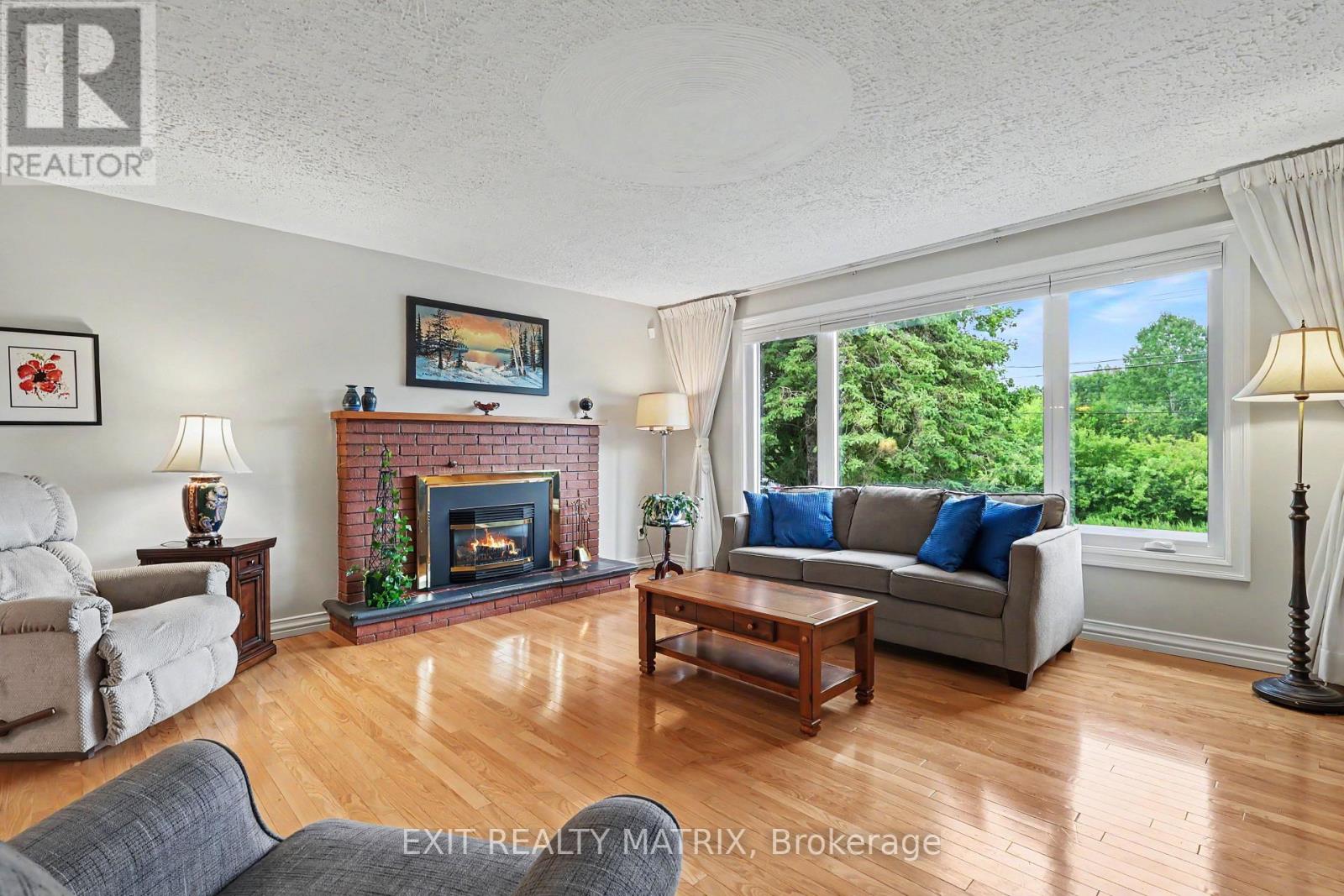 39 Tauvette Street, Ottawa, Ontario  K1B 3A1 - Photo 4 - X13457578