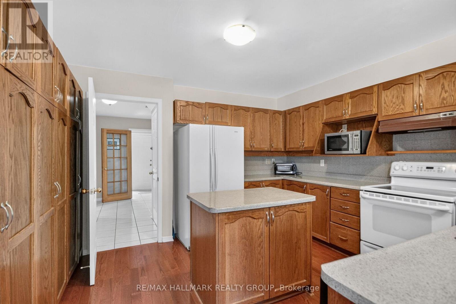 9 Halldorson Crescent, Ottawa, Ontario  K2K 2C3 - Photo 13 - X13457892