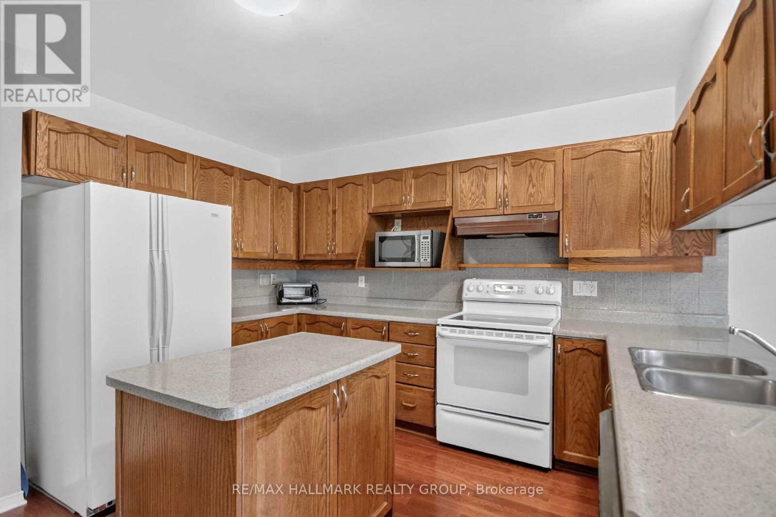 9 Halldorson Crescent, Ottawa, Ontario  K2K 2C3 - Photo 14 - X13457892