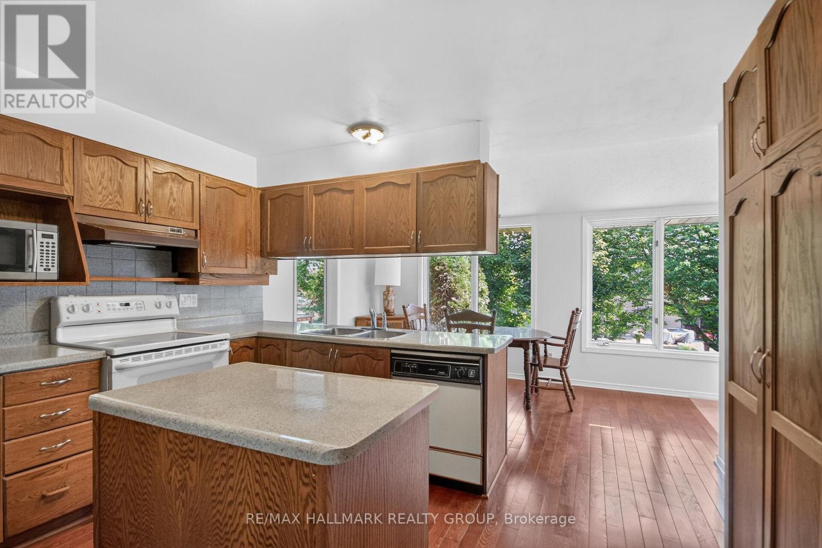 9 Halldorson Crescent, Ottawa, Ontario  K2K 2C3 - Photo 15 - X13457892