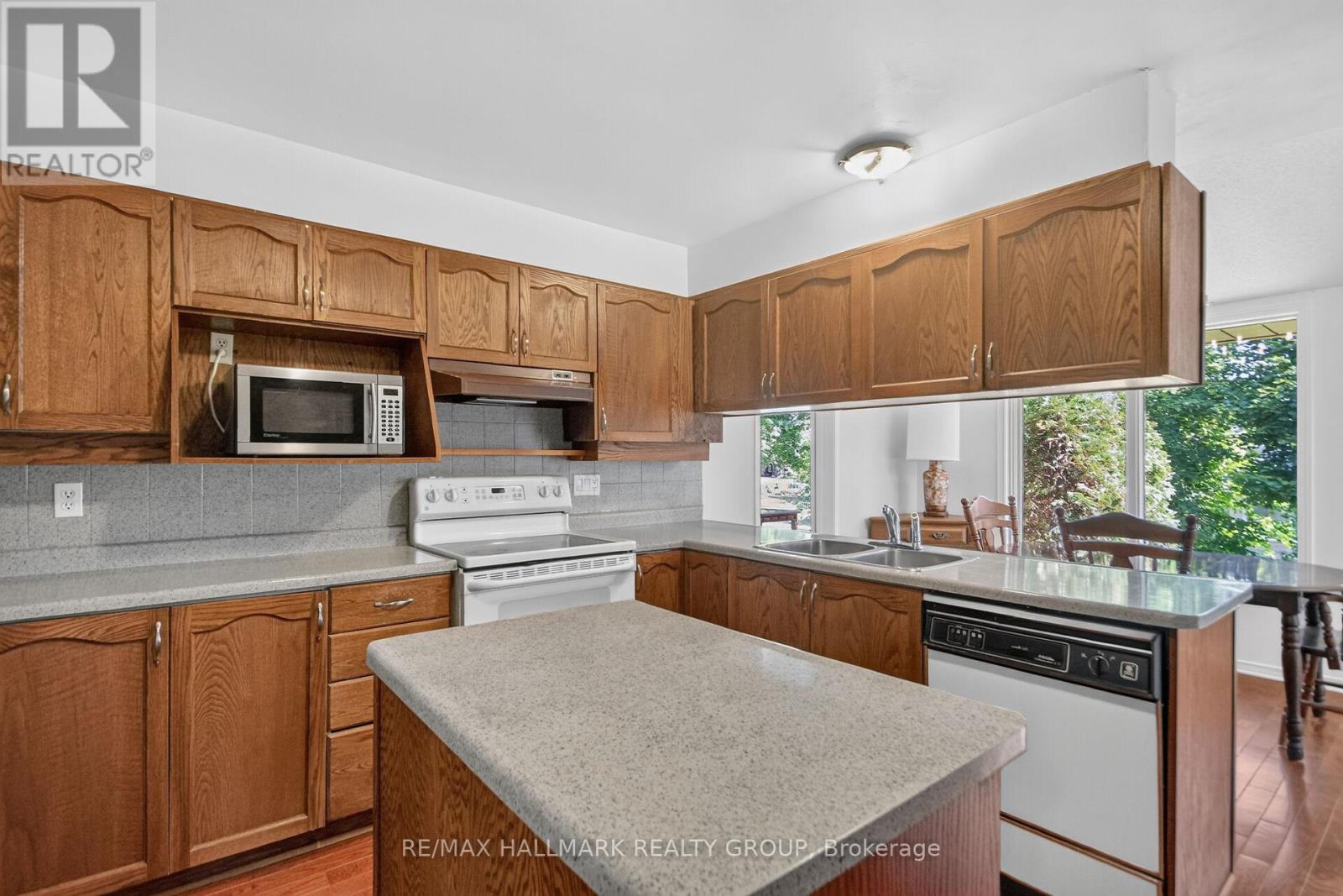 9 Halldorson Crescent, Ottawa, Ontario  K2K 2C3 - Photo 16 - X13457892